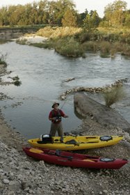 kayakangler_shore